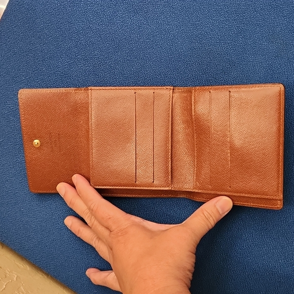 Louis Vuitton Monogram Compact Wallet, Firm price - Picture 4 of 14